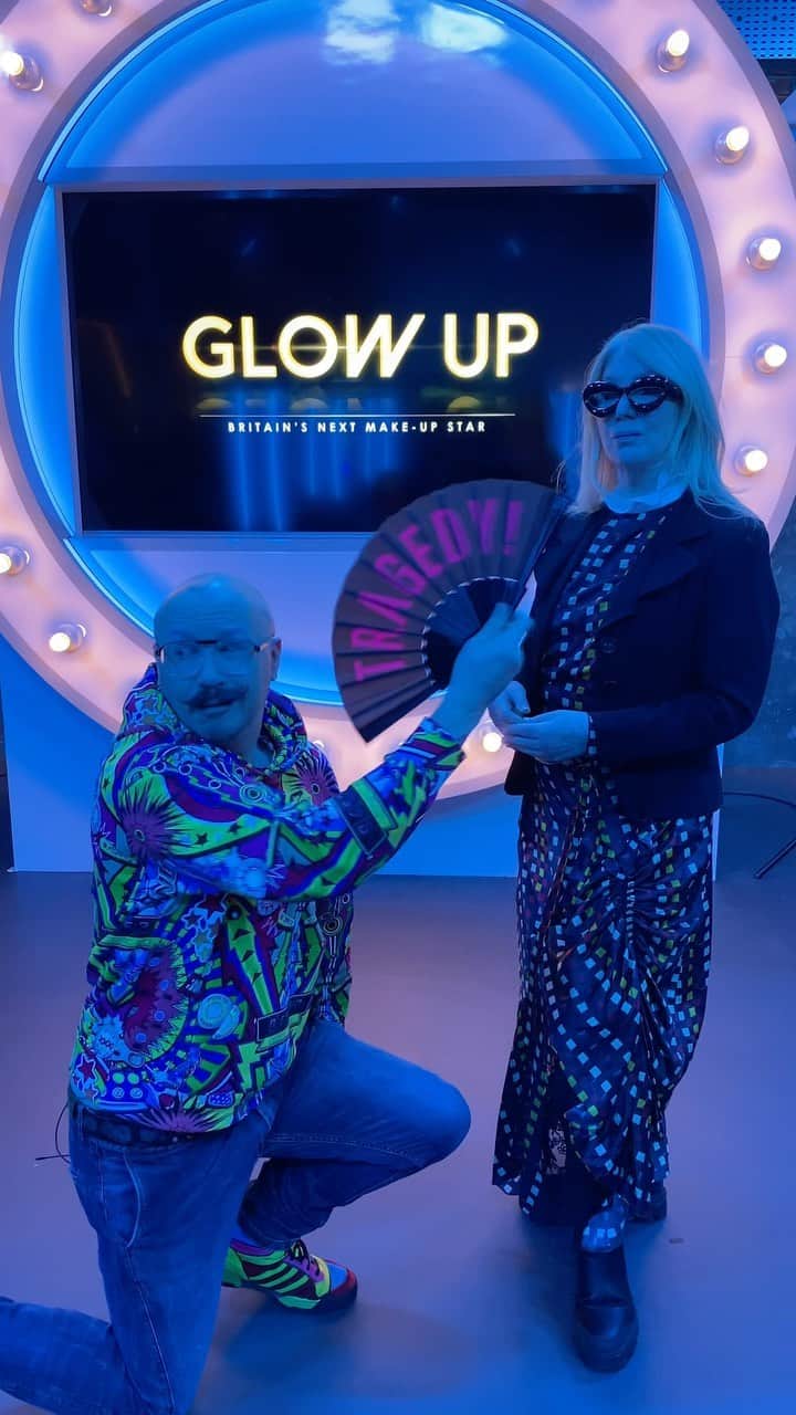 ValGarlandのインスタグラム：「Have A Fantastic Weekend ❗️❗️❗️❗️  @glowupbbc @thevalgarland @dominic_mua」