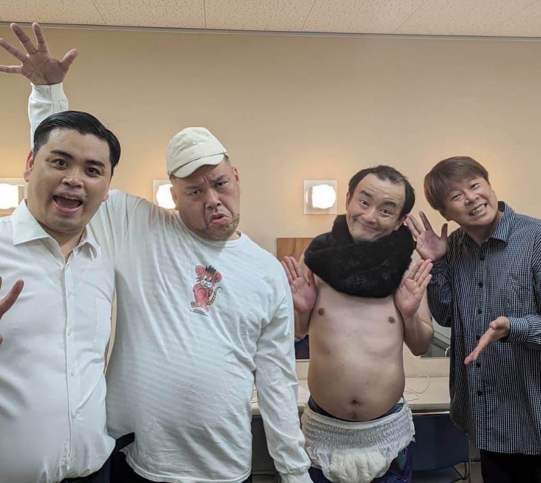 ロッシーのインスタグラム：「オモシロ幸せ時間でした！ ななまがり　の　【ななまつり】！ あーオモシロかった！ 明日と大阪も、見逃し配信もある！オモシロが好きな方は、絶対みてねー！  #ななまがり #ななまつり #野性爆弾 #ロッシー #より。」