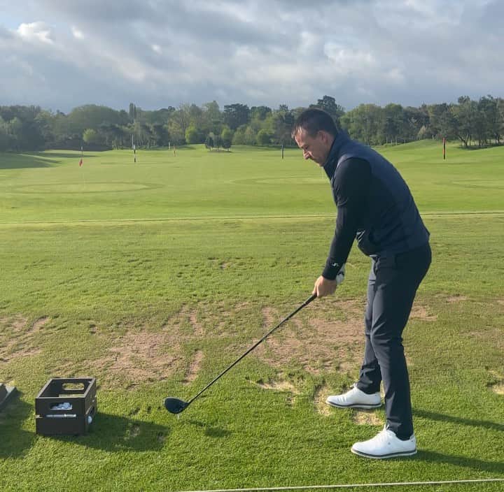 ジョン・テリーのインスタグラム：「Enjoyable day off on the Golf Course after some much needed practice last night.🏌🏻‍♂️ @the_wisley」