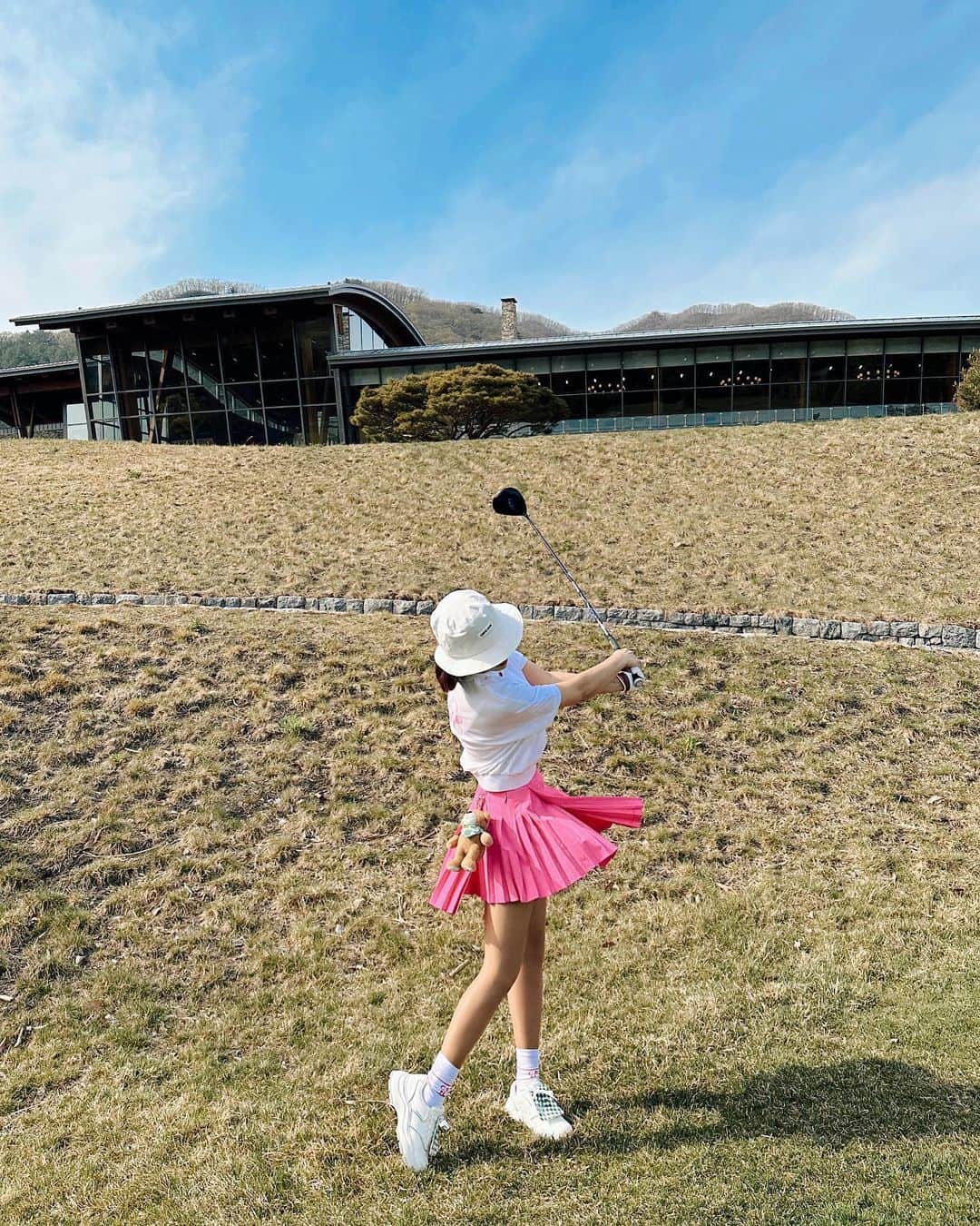 キ・ウンセさんのインスタグラム写真 - (キ・ウンセInstagram)「#광고 @creve9_golf_official 🌷 . . #kigolf🌿 #kiootd #golf」5月6日 0時02分 - kieunse