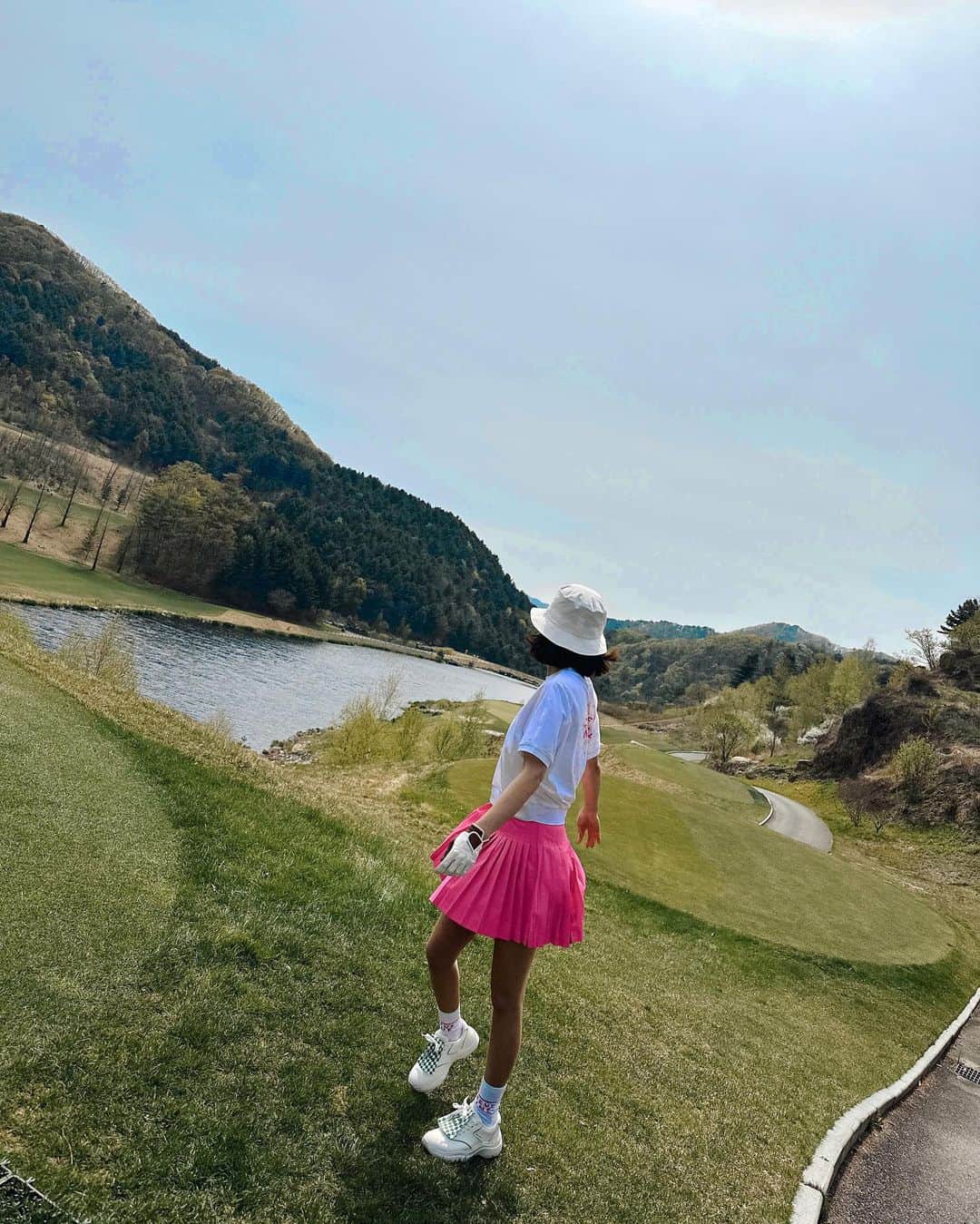 キ・ウンセさんのインスタグラム写真 - (キ・ウンセInstagram)「#광고 @creve9_golf_official 🌷 . . #kigolf🌿 #kiootd #golf」5月6日 0時02分 - kieunse