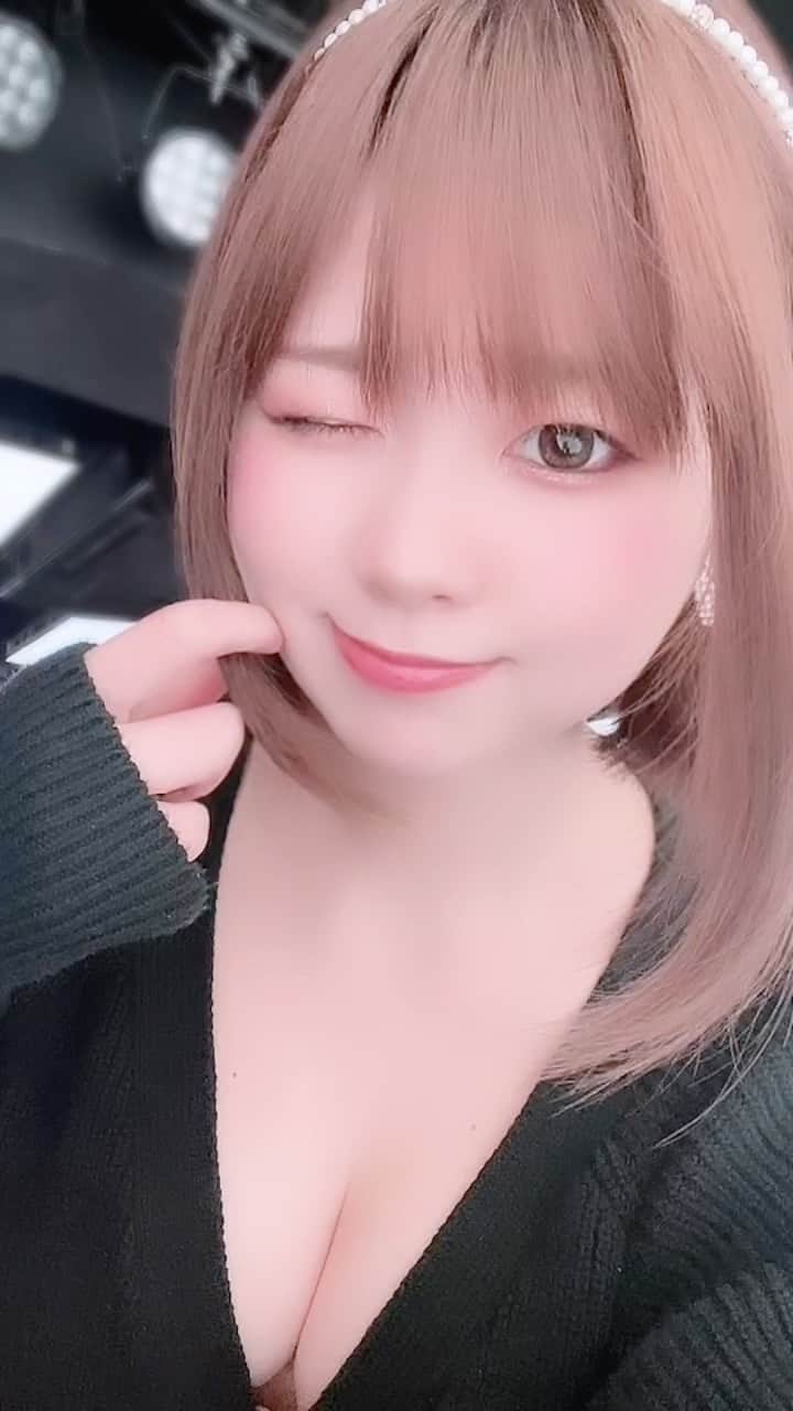 えれなのインスタグラム：「２部までありがとうございました💓 ＧＷラストの出演 お久しぶりの方にもえれな推しにも 会えて嬉しかったです(*´˘`*)♡  次は１０日に会いましょ〜🙌✨✨  #バーレスク大阪#バーレスク大阪えれな  #バーレスク#バーレスク東京 #北新地#グラビア #ショートカット  #ショートヘア#ショートヘアー女子  #童顔女子#ロリ#衣装 #アイドル#ビキニ  #ロリ巨乳#インスタ映え #グラビア撮影 #ロリ顔 #大阪#梅田#ショートヘアー  #グラドル自撮り部 #童顔巨乳 #エンタメ活動を止めない  #burlesque#burlesqueosaka #burlesquetokyo#gravureidol  #gravure#japanesegirl」