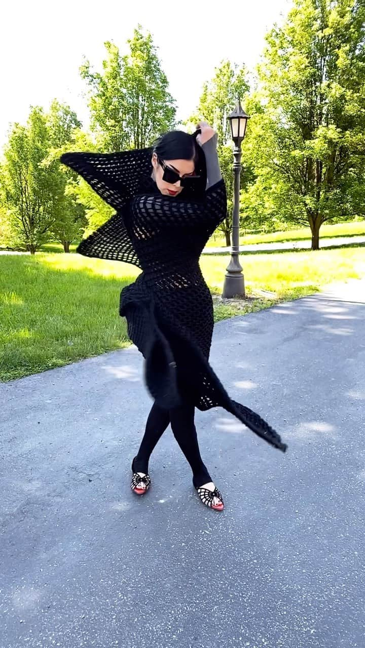 Kat Von Dのインスタグラム：「@vondshoes 🕷️My favorite spiderweb flats!🕷️  Hand knit cloak by @davidsroad 🖤 and DARKWAVE sunglasses coming soon by @vondshoes !! 🙀」