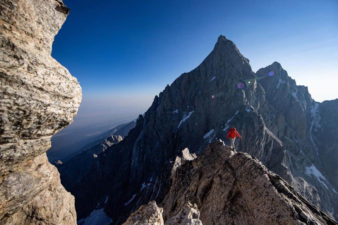 ジミー・チンのインスタグラム：「A few moments from the 'pine.  Cheers to @conrad_anker @sav.cummins @adreadedclimber for an epic walk in the Tetons.  Shot on assignment for @nytmag」