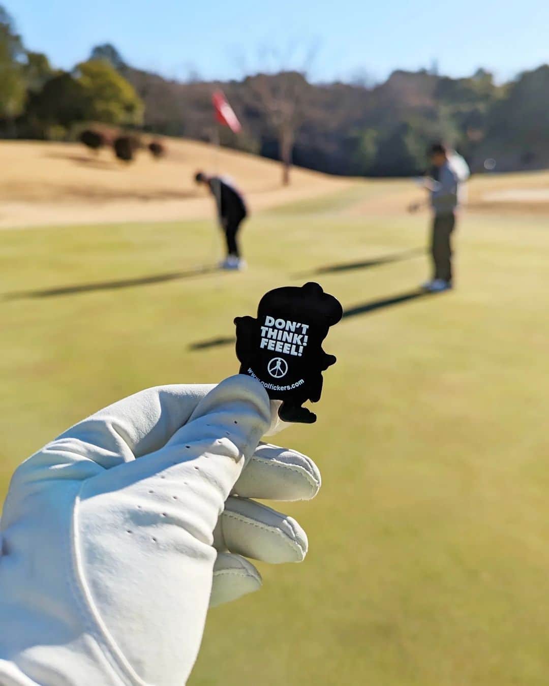 鍋島のぞみのインスタグラム：「DON'T THINK! FEEEL! 最近の🏌 暖かくなってきて、 自分のテンションがあがる服装でやれるのが１番楽しいね。 #OurFairWay」