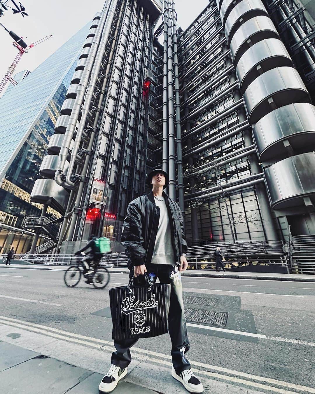林俊傑のインスタグラム：「Streets of London」