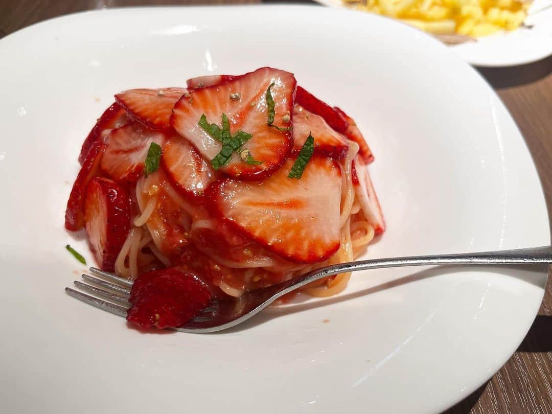 吉田奈央のグルメインスタ