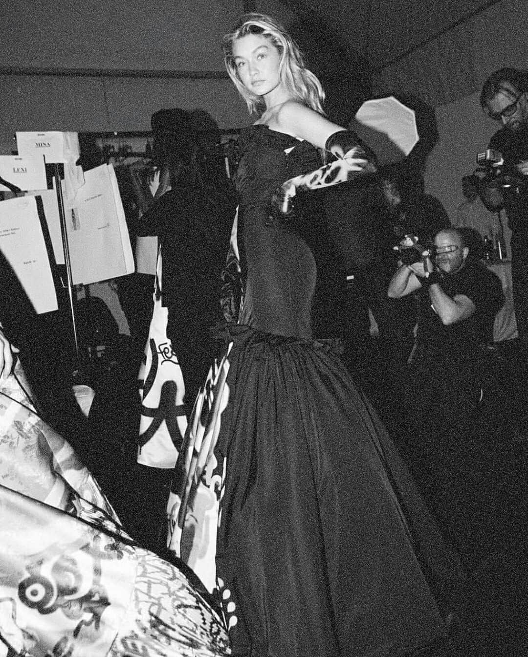ジジ・ハディッドのインスタグラム：「Appreciation post to @jeremyscott for my @Moschino Memories over the years … every season with you in that house was an adventure, joy, & inspiration, and it was an honor to be even a small part of. I know that some of my most memorable and fulfilling campaign and runway moments will be ones made with Jeremy’s Moschino!! I love you J! THANK YOU❣️♾️ Can’t wait to see where you take us next 🚀」