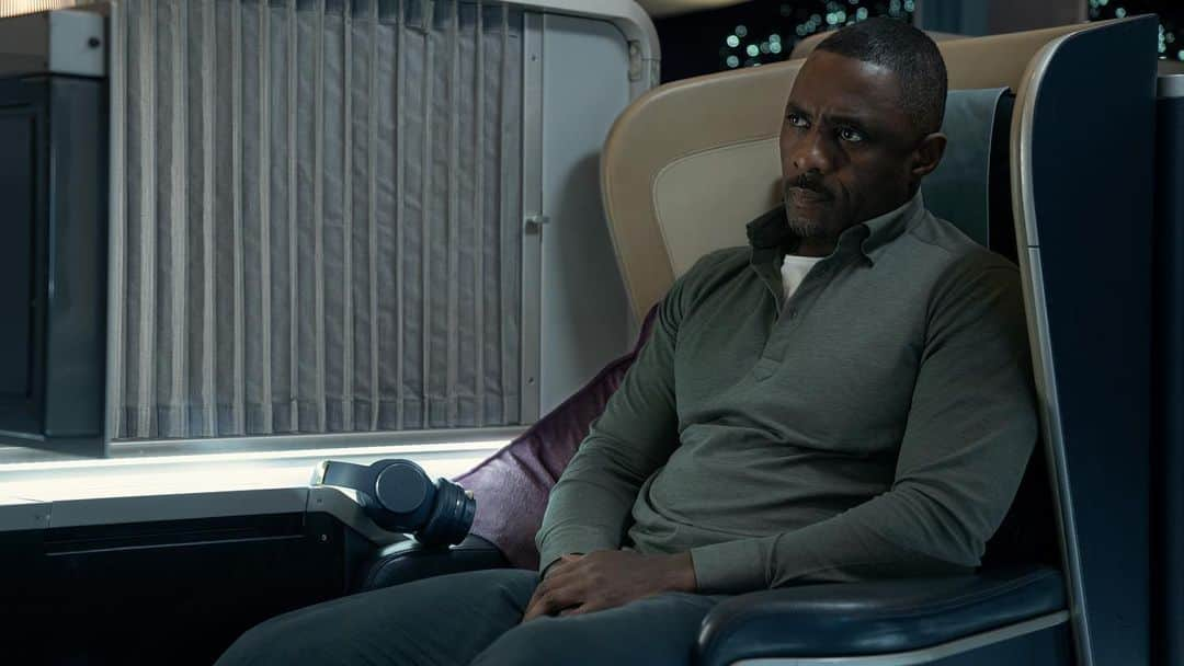 アーチー・パンジャビさんのインスタグラム写真 - (アーチー・パンジャビInstagram)「Get ready for the ride !✈️🙈 #Hijack premiering 28 June on @appletv starring @idriselba @officialchristineadams @maxbeesley7 @evemyles directed by #jimfieldsmith @moalidirector written by #georgekay」5月6日 1時14分 - archiepanjabi