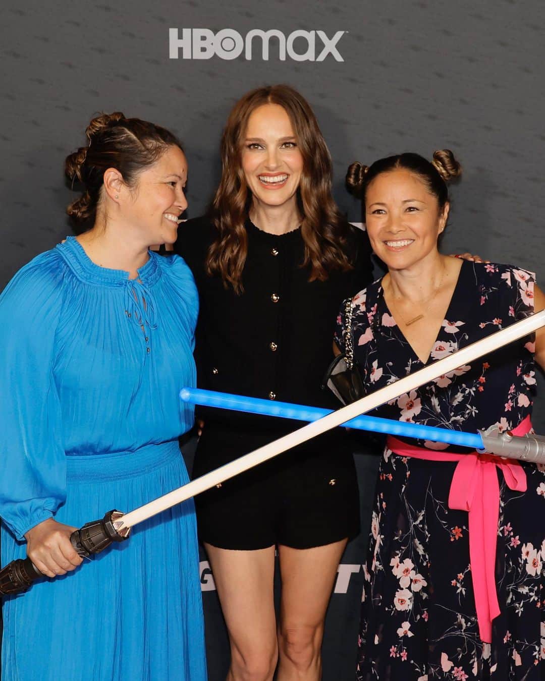Just Jaredさんのインスタグラム写真 - (Just JaredInstagram)「Natalie Portman made a sweet reference to Star Wars Day while attending the premiere of her documentary "Angel City" last night. We've got more pics and details on JustJared.com! #NataliePortman #StarWarsDay Photos: Getty」5月6日 1時16分 - justjared