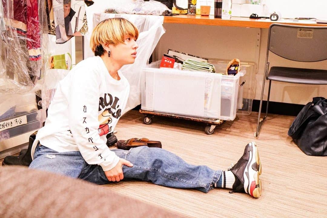 石原慎也のインスタグラム：「ビバラ2023 めちゃくちゃ人沢山いた嬉しい また一緒に歌おうね  photo by 白石達也 @t_s_p_1988」