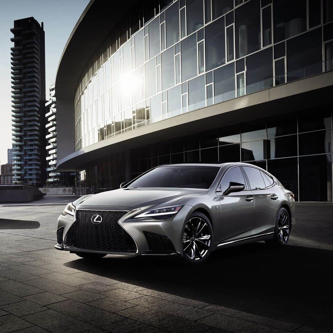 Lexus USAのインスタグラム：「Sporty interior. Unmistakable styling. Why are you choosing the #LexusLS 500 F SPORT?」