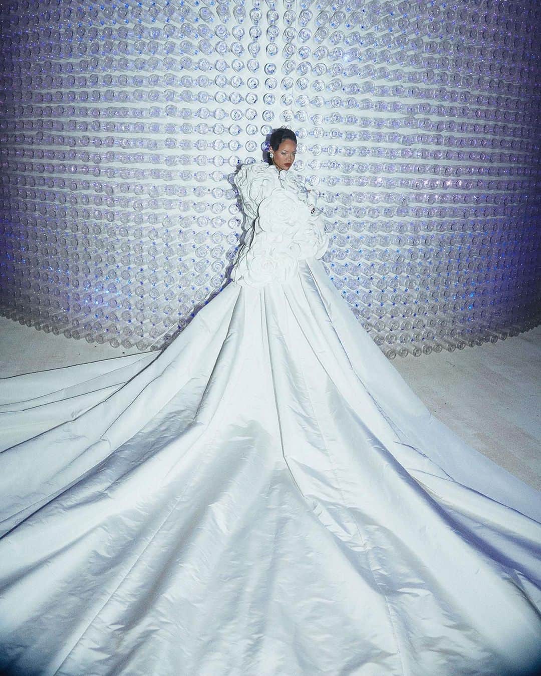 リアーナさんのインスタグラム写真 - (リアーナInstagram)「shout outz 2 the bridal party….here come de bride #idoKARL #METgala2023」5月6日 2時12分 - badgalriri