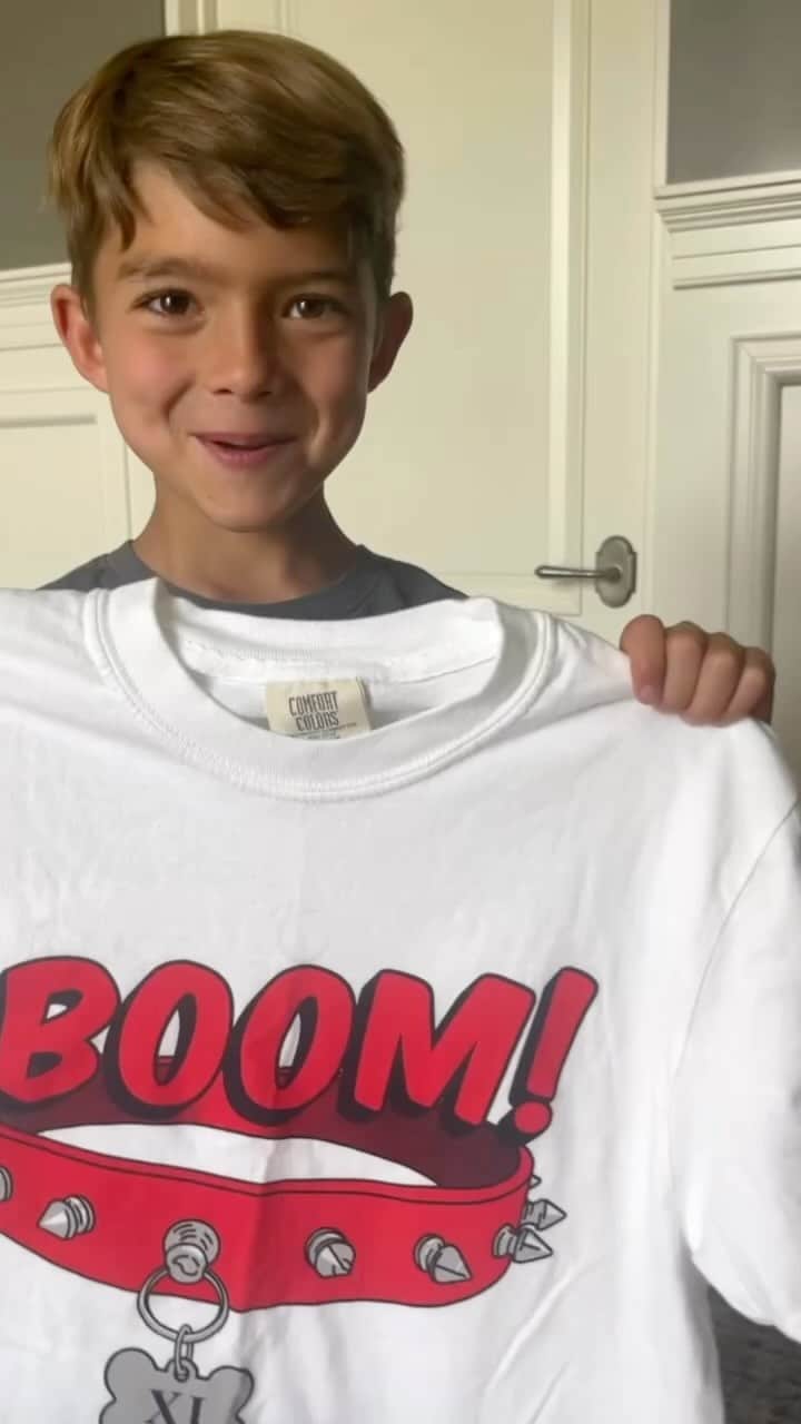 アリソン・シュミットのインスタグラム：「Cinco de boomer 🫶👑🕺🏻🎂  The coolest, kindest, most special seven year old. So grateful to watch this kid bloom 🦋🦋  You’ve always got a friend in me @boomerrphelps 🤍  #happybirthday」
