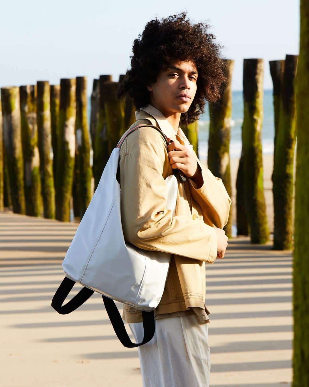 ジャックゴムのインスタグラム：「S’échapper partout, découvrir beaucoup.   Retrouvez tout le nécessaire pour votre future escapade sur jackgomme.com  #JACKGOMME #springsummer #bag #madeinfrance #escape #ss23collection #frenchbrand」