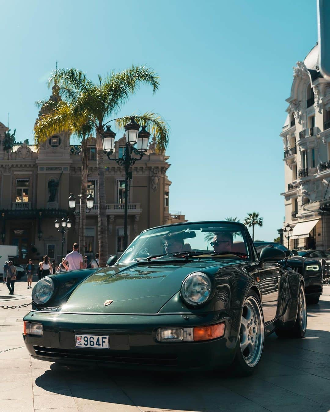 アンドレ・ロッテラーさんのインスタグラム写真 - (アンドレ・ロッテラーInstagram)「Got hired by @jakedennis19 for a little tour around town in my 964! Got a 5 ⭐️ rating! #porsche #porsche964wtl #porsche911」5月6日 3時04分 - andre_lotterer