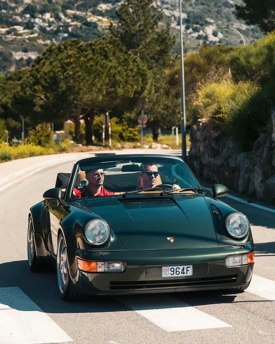 アンドレ・ロッテラーさんのインスタグラム写真 - (アンドレ・ロッテラーInstagram)「Got hired by @jakedennis19 for a little tour around town in my 964! Got a 5 ⭐️ rating! #porsche #porsche964wtl #porsche911」5月6日 3時04分 - andre_lotterer