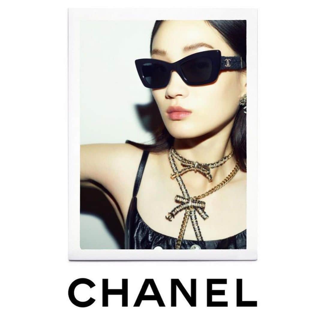 IMG Modelsさんのインスタグラム写真 - (IMG ModelsInstagram)「Currently Channeling: #Chanel. 🕶 #HyunjiShin (@iamhyunjishin) fronts @chanelofficial’s #SS23 #eyewear campaign. 📷 @karimsadli x @artandcommerce #IMGmodels」5月6日 3時31分 - imgmodels