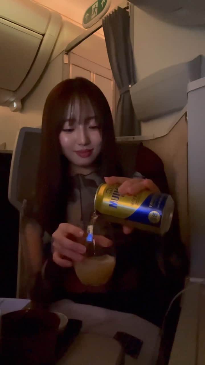 川谷花音のインスタグラム：「안녕🇰🇷韓国❤️✈️#korea #韓国旅行 #飛行機」