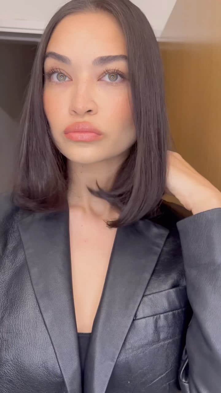 シャニーナ・シャイクのインスタグラム：「Last touch up with my @sala.byshanina x @beaubble mascara . What should I call her ?」