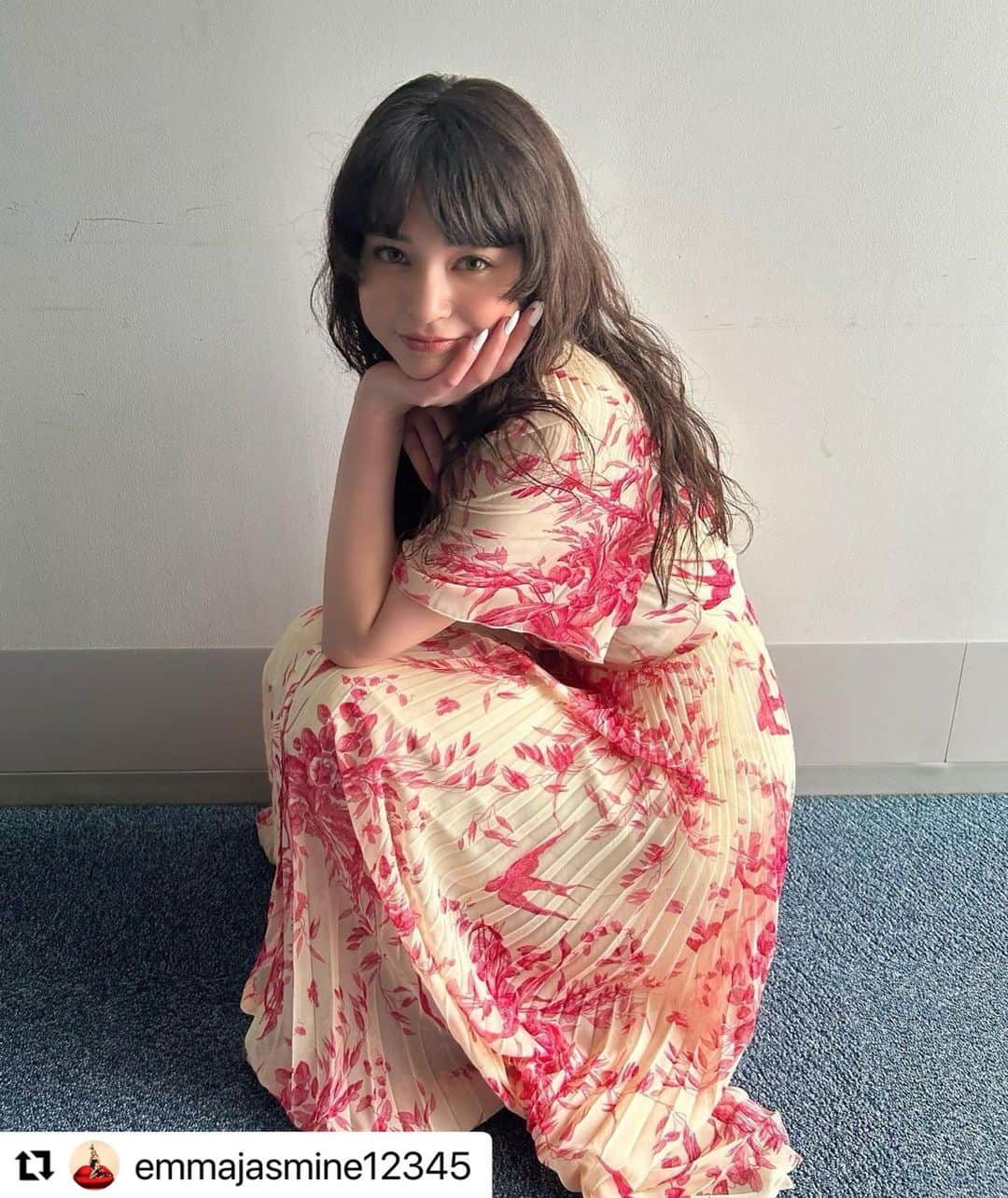 山口りさのインスタグラム：「エマちゃん♡  アド街　📍テレ東  @emmajasmine12345   #Repost @emmajasmine12345 with @use.repost ・・・ 本日夜21:00〜  出没!アド街ック天国  に出演させていただいてます💓 地元の誇り🧚‍♀️ 羽田について語らせていただきました！  羽田って飛行機もいいけど、いろんな事、物がある場所なんだよ🥰 最新から風情ある場所までてんこ盛り🔥 特集していただいて嬉しい❤️ きっとみんなも興味を持ってくれると思う😍  ぜひ見てね🌸🌸🌸」