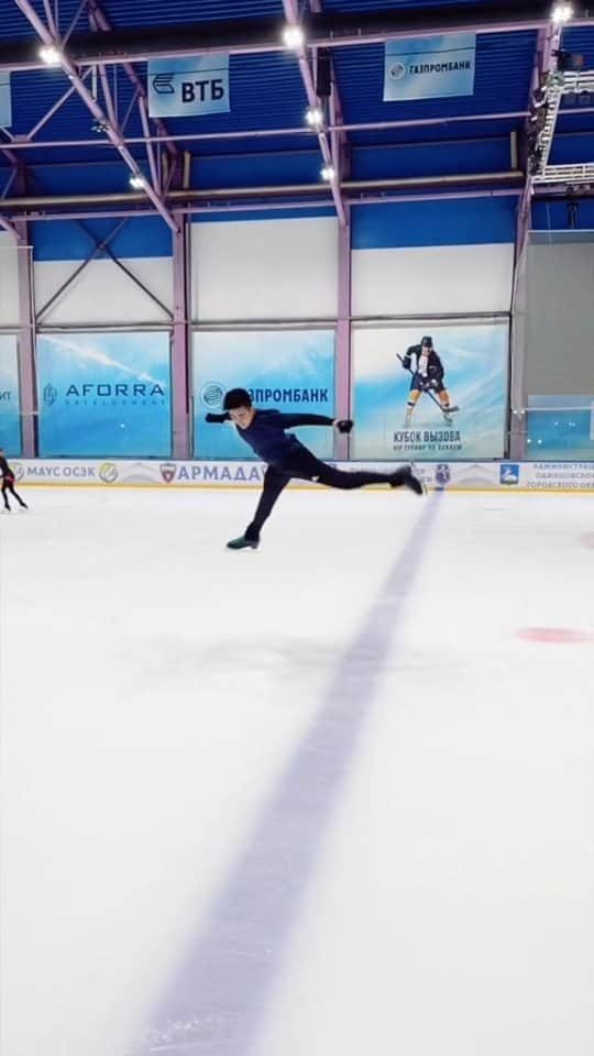 マイケル・クリスチャン・マルティネスのインスタグラム：「D3athDrop Spin ⛸️❄️  - #Yoi #HOI #MichaelMartinez」