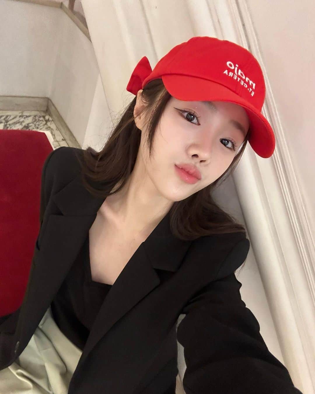 ジユルのインスタグラム：「좋아하는 마음이 바뀔 것 같기도   #favoritecolor」