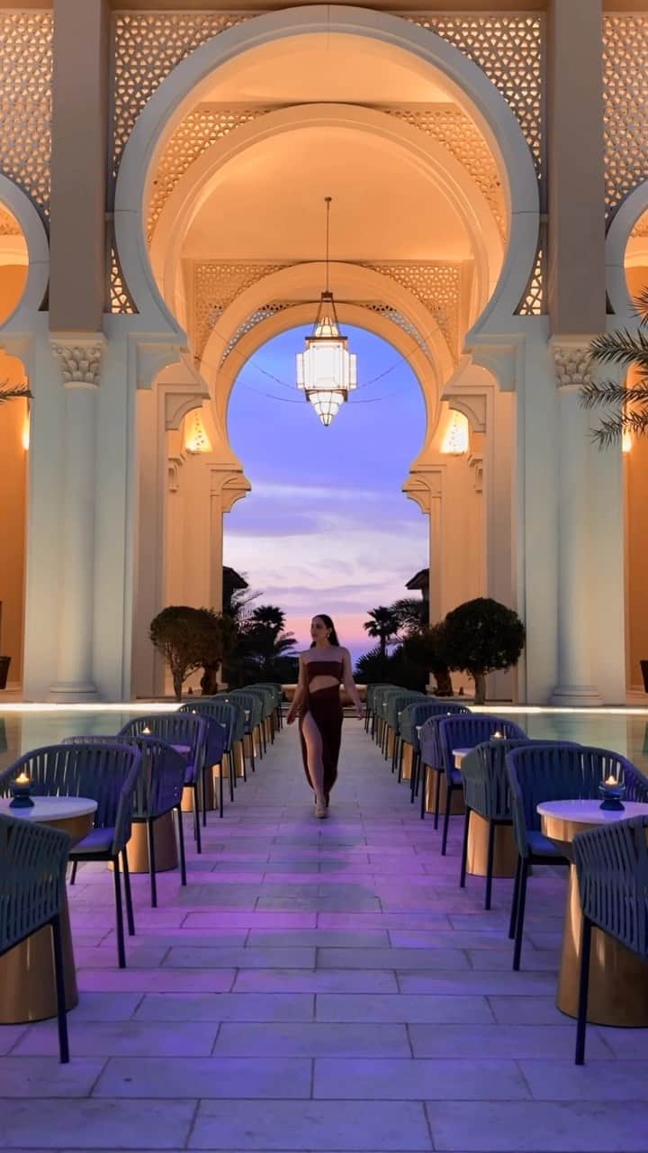 Katy Esquivelのインスタグラム：「Feeling the hour✨   @rixospremiumsaadiyat」