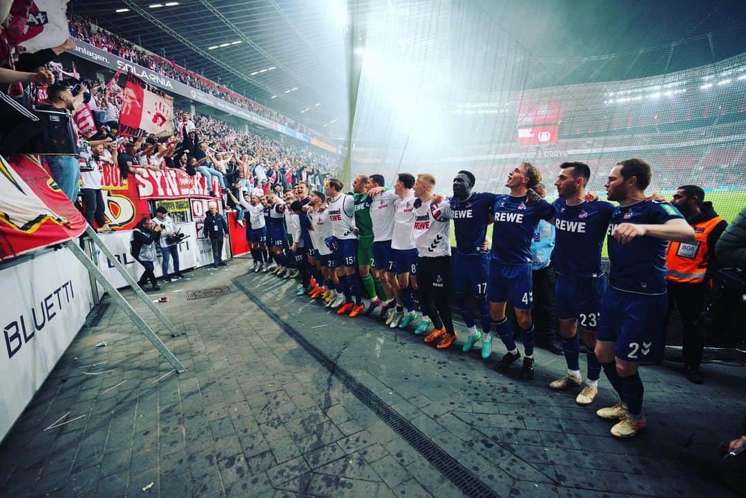 ティモ・ホルンさんのインスタグラム写真 - (ティモ・ホルンInstagram)「Derbysieger FC 🐐 @fckoeln 🔴⚪️」5月6日 6時28分 - timohorn_1