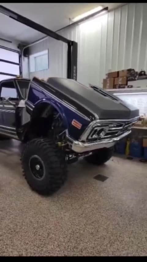 Classics Dailyのインスタグラム：「Via @c10trucks #c10 _ #Classic #classics #Classiccar #classiccars #americanmuscle #Musclecar #Musclecars #car #classicsdaily」