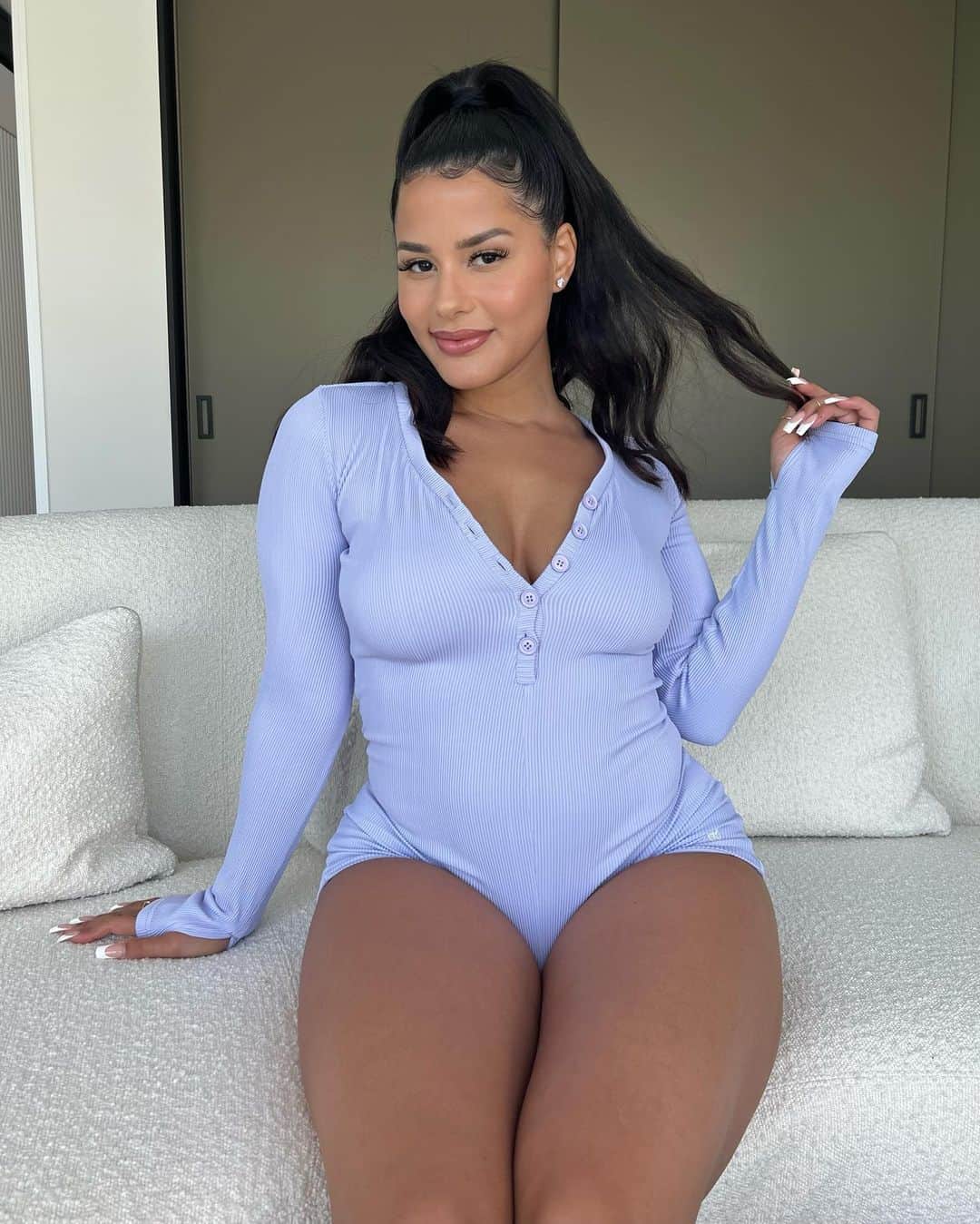 Katya Elise Henryさんのインスタグラム写真 - (Katya Elise HenryInstagram)「cozy 💜 shop the @wbkfit sale… onsie available in the cuuutest colors!  - @wbkfit 8 week busy girl challenge starts on Monday! signs ups are still open but not for long! link in bio!」5月6日 7時07分 - katyaelisehenry