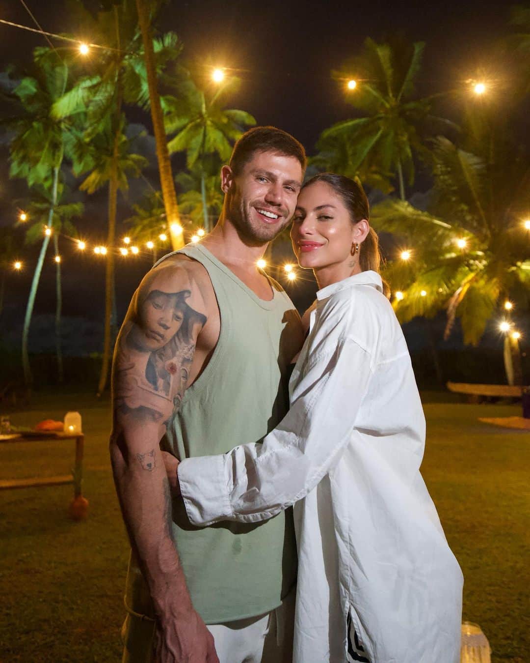 のインスタグラム：「Nossa noite mágica aqui na @welovebeachhouse, tudo tão lindo!Obrigada meninas @com.amo.r @tocadatapioca.restaurante foi inesquecível!✨ Quem pensa em casar na Bahia, eles cuidam de cada detalhe do evento pra sair tudo perfeito!🤍」