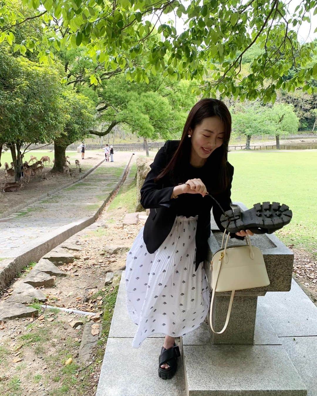 大野真理子さんのインスタグラム写真 - (大野真理子Instagram)「gwは久しぶりに 主人の実家に帰省しました。 去年は娘の受験もあって1年ぶり！ お義父さんもお義母も元気そうで嬉しかった🤍 2泊して 東大寺や奈良公園を観光しました。 奈良、緑が美しくて癒されたー！ 美味しいものも沢山食べて楽しい時間でした。 夏休みまでまた頑張るぞー！ #2023gw #奈良#奈良観光」5月6日 7時30分 - skinholictokyo