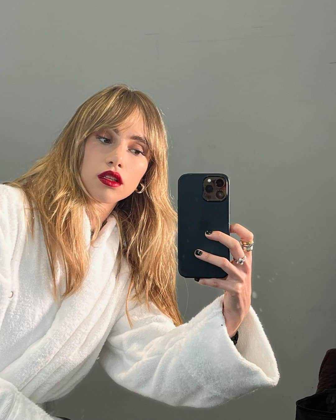 スキ・ウォーターハウスさんのインスタグラム写真 - (スキ・ウォーターハウスInstagram)「#ad The ‘To Love’ Red Lip by @sofiatilbury ❤️ @charlottetilbury」5月6日 7時50分 - sukiwaterhouse