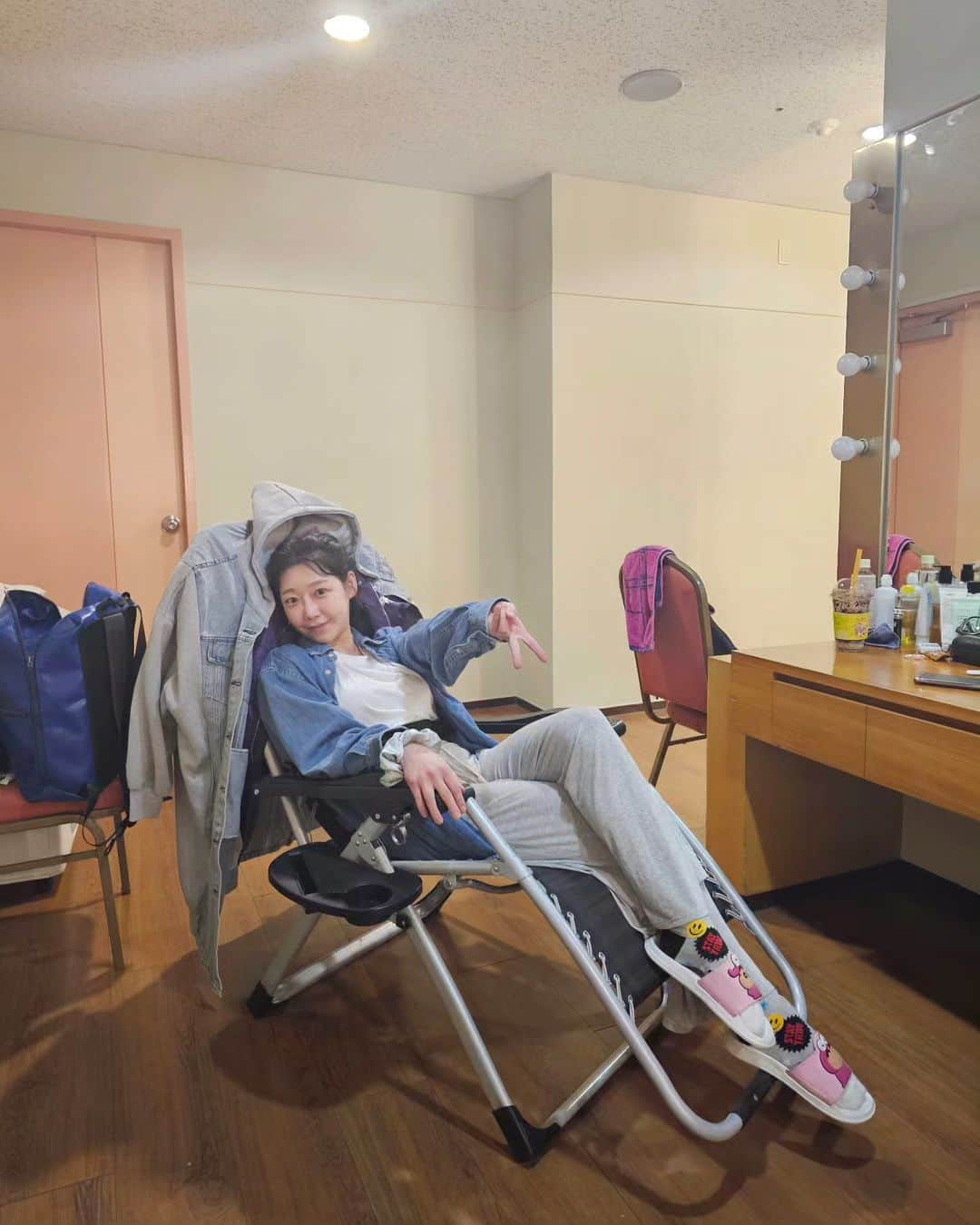 ダヒのインスタグラム：「오늘 공연도 Let's get it ❤️‍🔥」