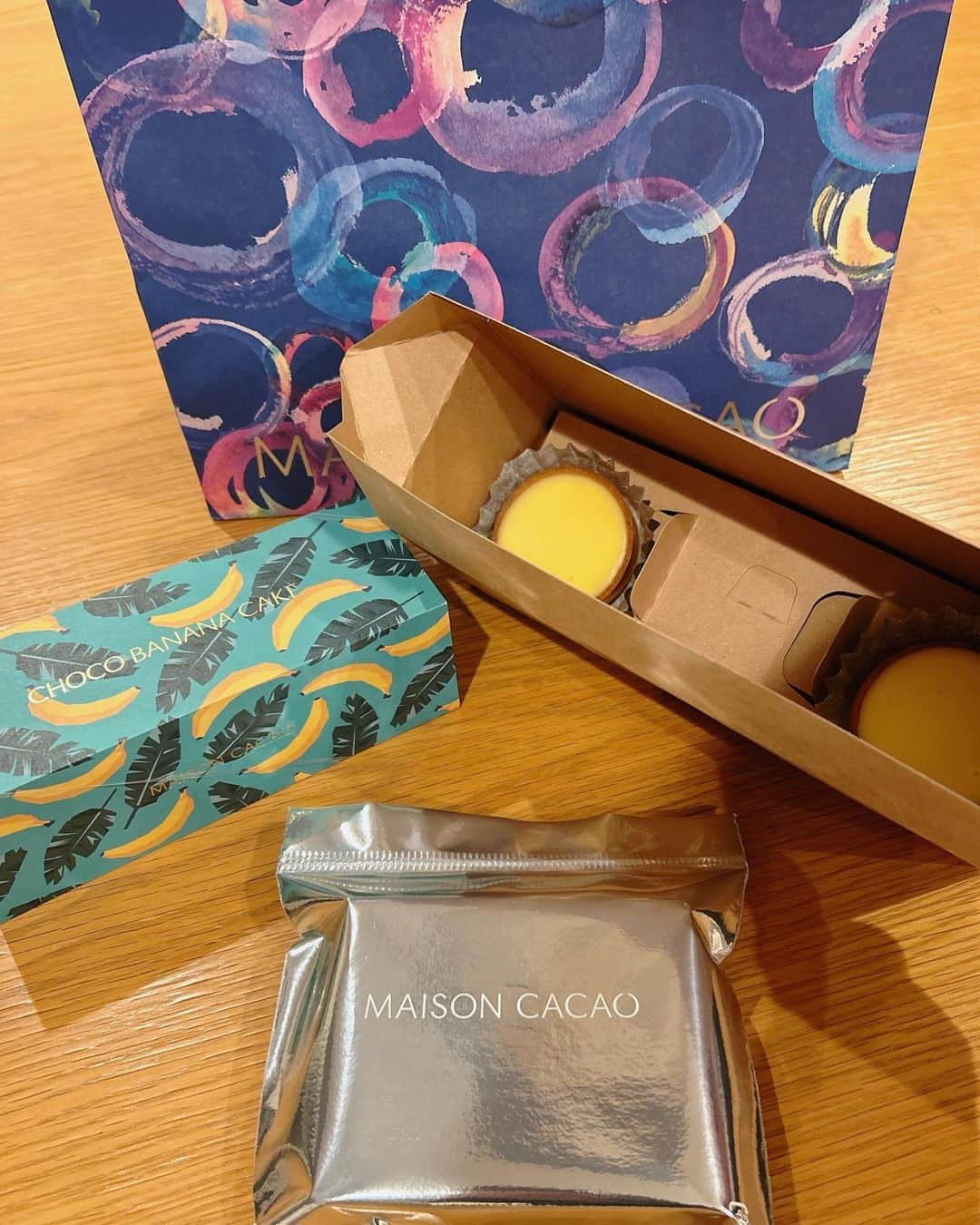 葉月里緒奈さんのインスタグラム写真 - (葉月里緒奈Instagram)「JDの好きな @maisoncacao_official  #maisoncacao#maisoncakeチョコバナナ#生チョコタルトホワイト #アロマ生チョコ#rionahazuki」5月6日 9時08分 - riona_hazuki