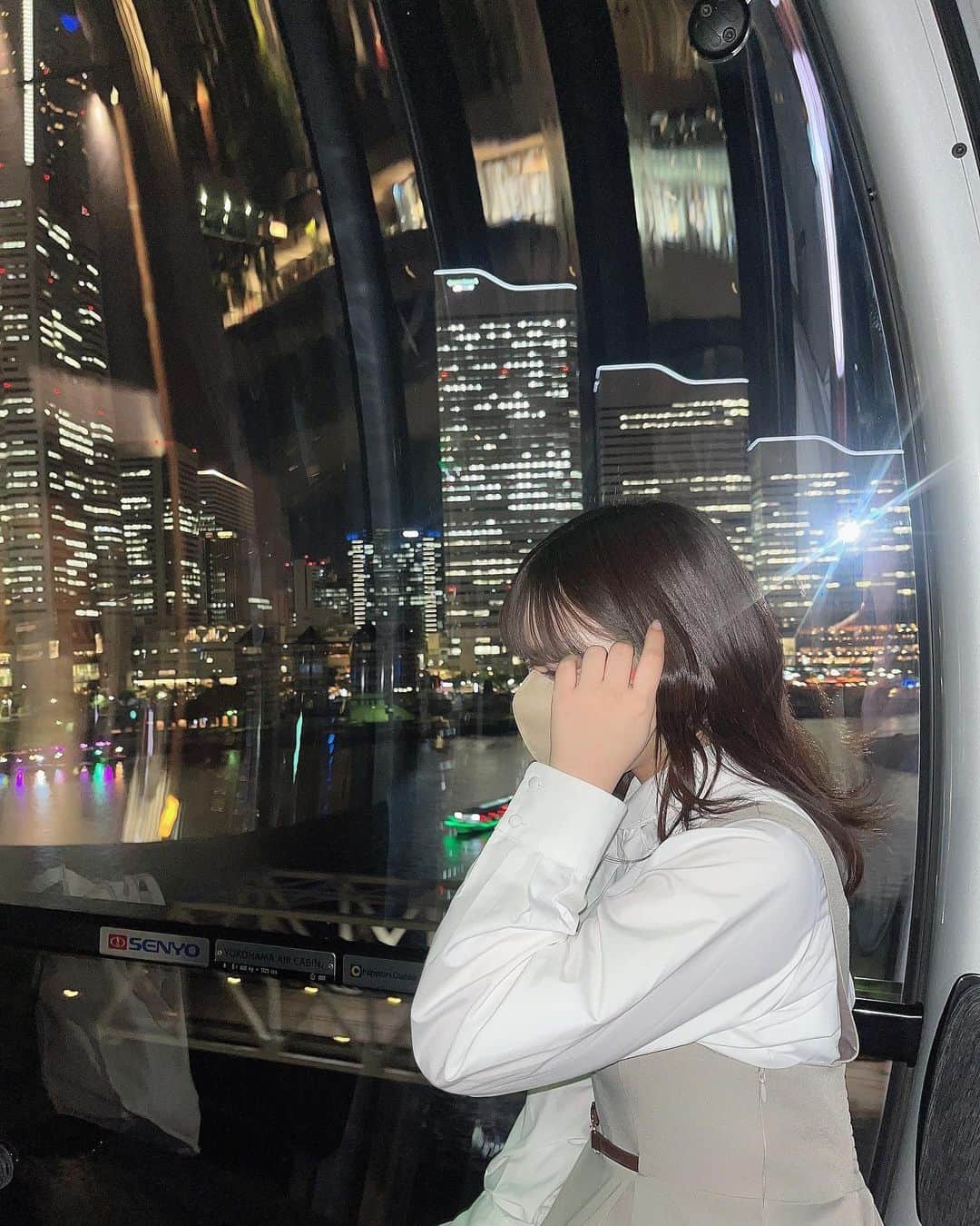 播磨かなさんのインスタグラム写真 - (播磨かなInstagram)「🚪 　 　 ﾛｰﾌﾟｳｪｲに乗って ㅤㅤㅤㅤㅤㅤㅤㅤㅤㅤㅤㅤㅤ ㅤㅤㅤㅤㅤㅤㅤㅤㅤㅤㅤㅤㅤ ㅤㅤㅤㅤㅤㅤㅤㅤㅤㅤㅤㅤㅤ うぇ〜〜〜い🩵𓈒𓂂𓏸 　 　 　 　 夜景きれいだったかな！播磨かな！」5月6日 20時00分 - harima__official