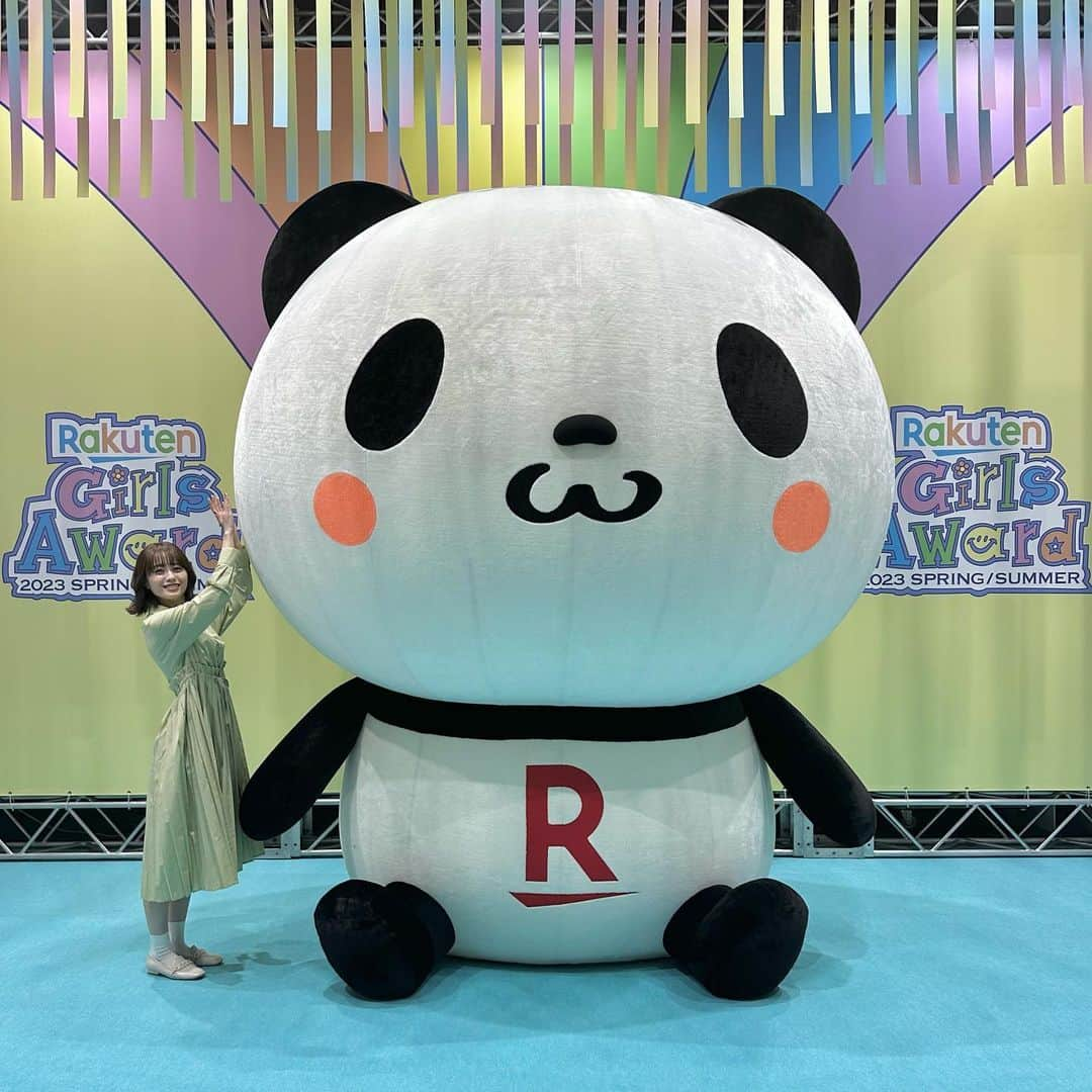 TBS「王様のブランチ」さんのインスタグラム写真 - (TBS「王様のブランチ」Instagram)「【「Rakuten GirlsAward 2023 SPRING/SUMMER」に潜入🎤】 .  ５月４日に開催されていた 「Rakuten GirlsAward 2023 SPRING/SUMMER」 にブランチが潜入👚 ４組の皆さんにインタビューさせていただきました👑  #HiHiJets の皆さん #山本舞香 ちゃん #村重杏奈 ちゃん #松元絵里花 ちゃん #鈴木美羽 ちゃん  ありがとうございました✨✨  #RakutenGirlsAward2023 #ガルアワ #ガルアワ2023 #榎本ゆいな #王様のブランチ #ブランチファミリー」5月6日 9時41分 - brunch_tbs