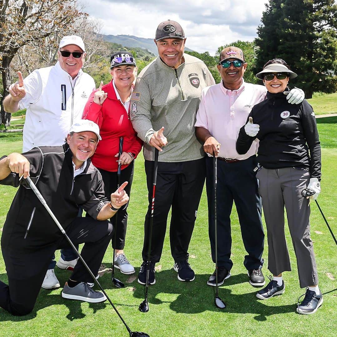 サンフランシスコ・フォーティナイナーズさんのインスタグラム写真 - (サンフランシスコ・フォーティナイナーズInstagram)「The Fore Tee Niners are back in Carmel for another great weekend at the 2023 Golden Getaway & Celebrity Golf Tournament ⛳️」5月6日 9時42分 - 49ers