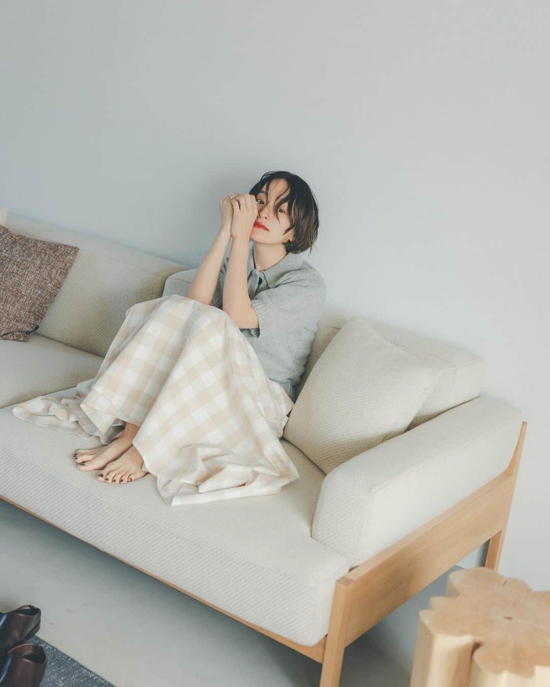 オブレクトのインスタグラム：「oblekt Golden Week Special SALE 開催中！ 新作のアイテムも対象です🌿 人気の新作も期間限定OFF!!   - 5/8 (MON) 15:00まで   人気の高山都さんとの最新コラボアイテムを始め、 今すぐ着られるアイテムが盛り沢山です✨  期間限定のSALEとなりますので、この機会をお見逃しなく！   そして、ノベルティプレゼントも！   期間中 20,000円（税込）以上お買い上げの方に、 サスティナブル素材で地球や環境に優しい 【 Junes 】の Bio-Knit Toteをプレゼントいたします。 （アイテム・カラーはお任せとなりますので、あらかじめご了承ください。）    詳しくはoblekt 公式オンラインストア（Re:Circulet リサーキュレット）をご覧ください🤍  +++++++++++++++++++  #miyakotakayama #高山都 #oblekt #オブレクト」