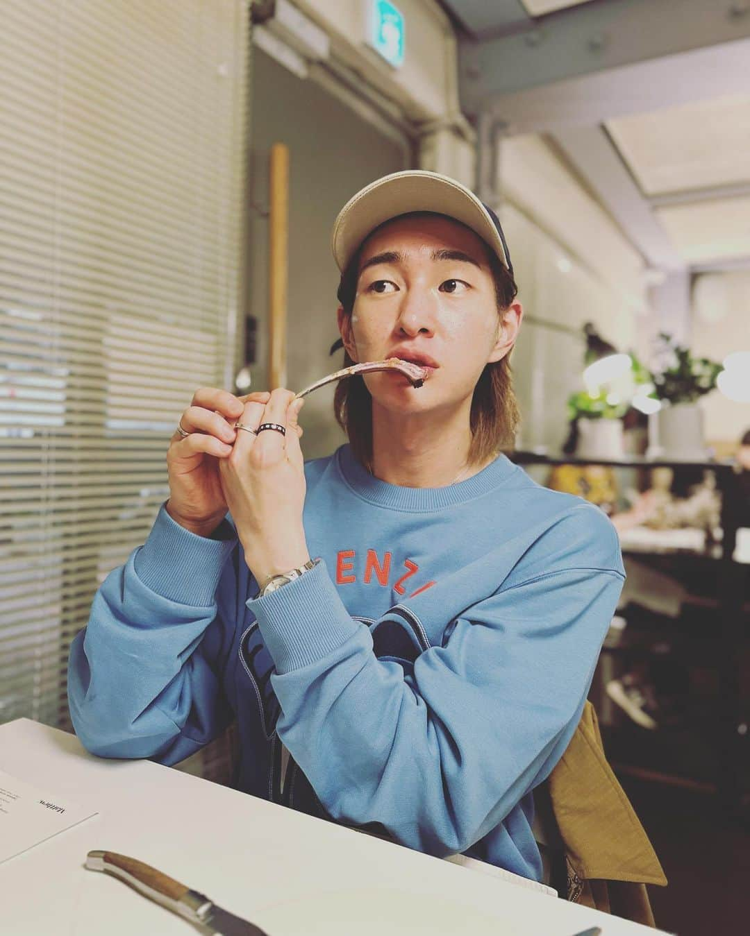 オンユさんのインスタグラム写真 - (オンユInstagram)「탄산수모임~ 지원 상희 이인누나! 17년을 함께 해 준 사람들과!」5月6日 10時13分 - dlstmxkakwldrl