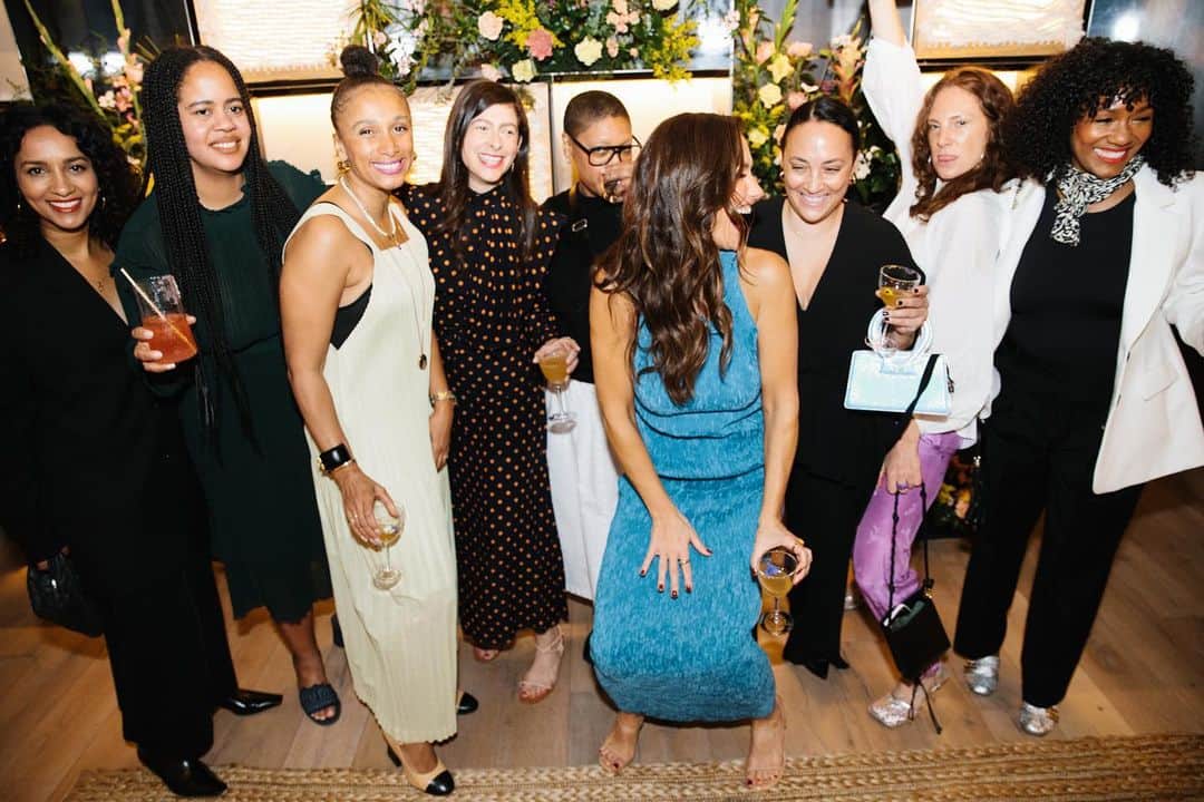 ミンカ・ケリーのインスタグラム：「Cheeks still hurt from smiling and laughing celebrating the book launch with my Brooklyn family that I miss every single day!!! My girls really outdid themselves. Thank you for making me feel so damn loved!!! And major thank you to @claseazulofficial for hosting us! I’ll never forget this night. Thank you Estelle, Erin, Fiana and Lydia for making this night happen. I’m still on cloud 9 and I miss you all already 😭♥️」