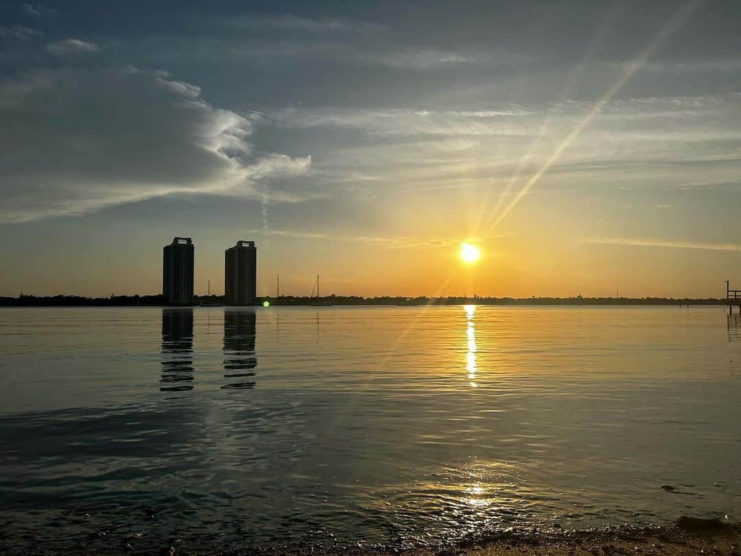 RINAさんのインスタグラム写真 - (RINAInstagram)「美しいsunset 🏝️🌞 #thankful #peace #love #florida #daytonabeach」5月6日 10時16分 - rina_karina0417