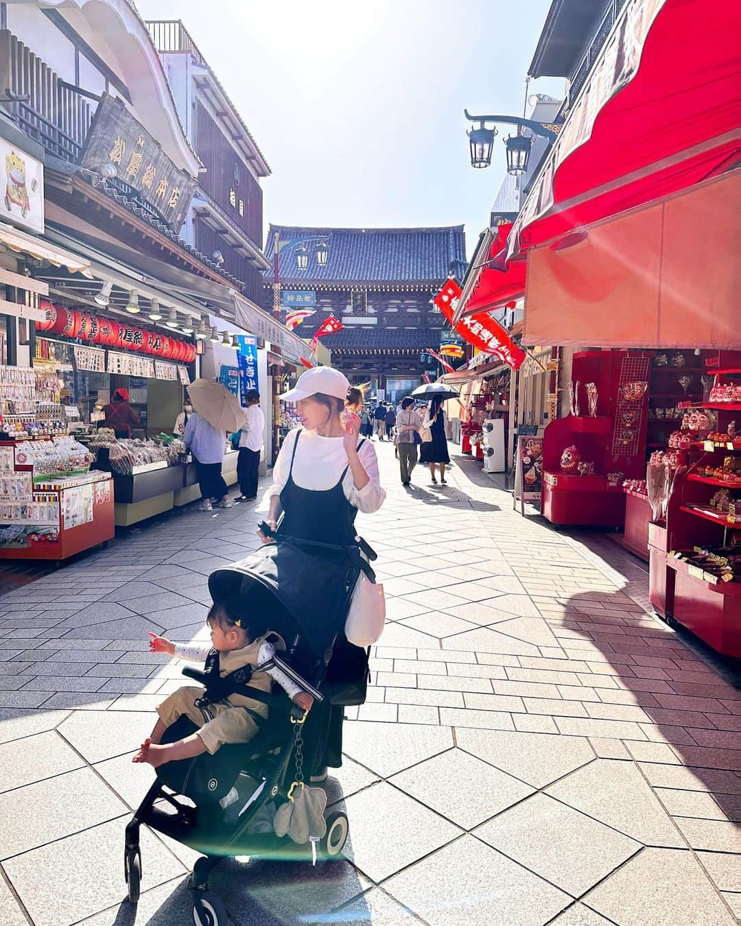 笠原美香のインスタグラム：「🍨 花畑牧場ソフト×わらび餅 ほてった身体にしみわたるるる #川崎大師 #仲見世通り」