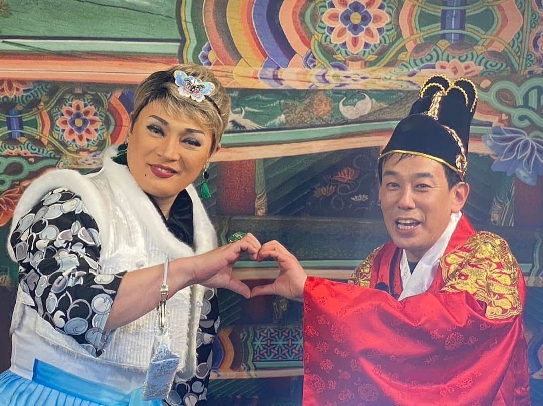 ナジャ・グランディーバstaffのインスタグラム