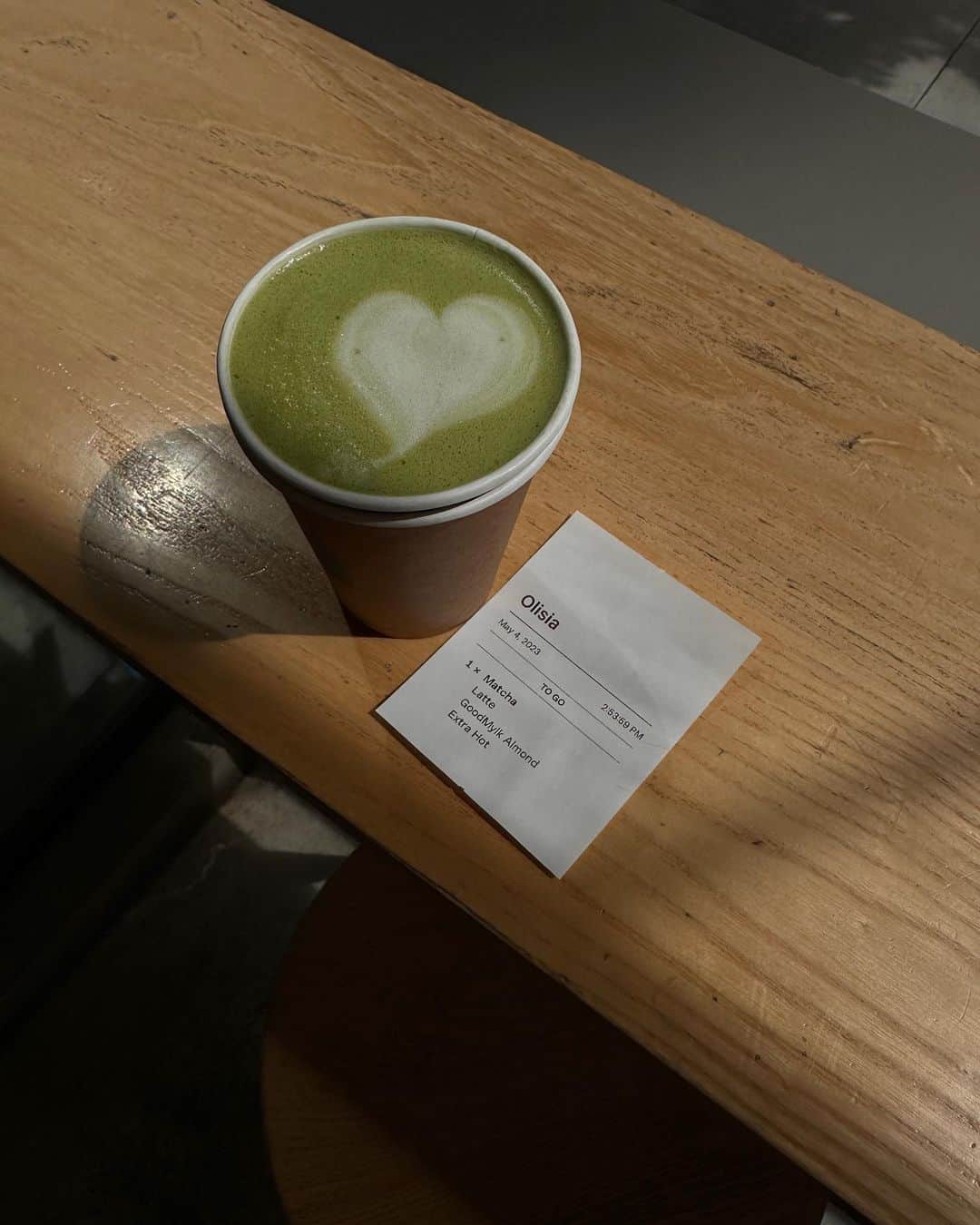 オレーシャ・ルーリンのインスタグラム：「“Olisia” close super close. 🤣 what name should I start using for matcha orders ?  Sandra? Olive ? Clementine ?  Leave your suggestions below.」