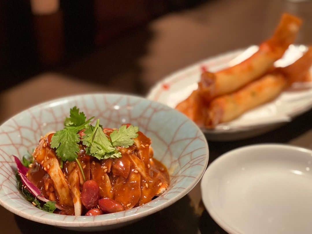 摩耶裕のインスタグラム：「. . ここ美味しすぎたなぁ🤤💗 他にも食べたいものいっぱいあったからお仕事帰りに来よう🤭  シェフが優しかった🧑‍🍳✨笑  #劉家厨房  #神戸ディナー #パクチーは苦手」