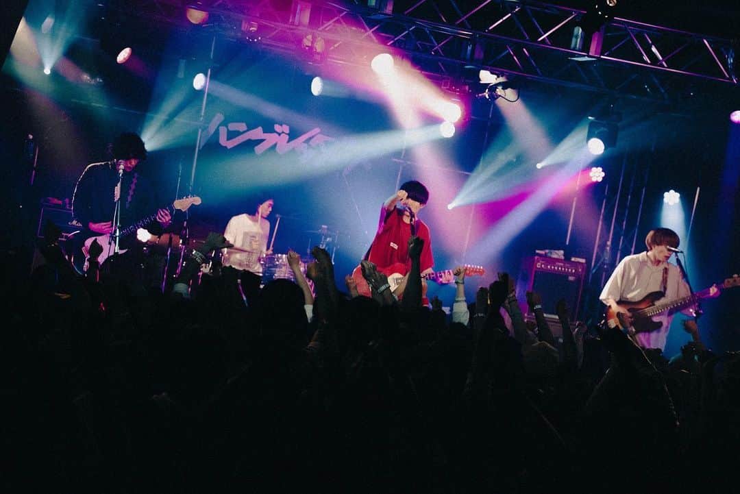 ハンブレッダーズのインスタグラム：「2023.04.27 #ハンブレッダーズ  #ヤバすぎるワンマンツアー 長野CLUB JUNK BOX photo @toichiroooo   #ハンブレ #humbreaders #live #ライブ」