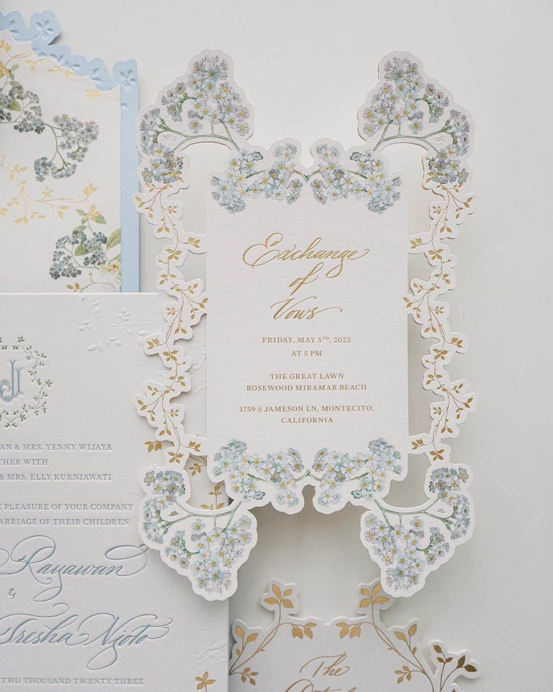 Veronica Halimさんのインスタグラム写真 - (Veronica HalimInstagram)「Full custom wedding suite design for J+J, Montecito, California  — #destinationwedding #truffypi #weddinginvitation #bespokestationery  #weddinginspiration #カリグラフィー　#ウェディング　#ウェディングアイテム #weddinginspiration #weddingdesigner #papers #goldfoil #weddingtrend #veronicahalim #weddingpapers #ldvh」5月6日 11時22分 - truffypi