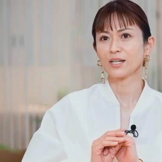 畑野ひろ子のインスタグラム：「積水ハウスさんのオンラインコンテンツ「子どもの勉強がはかどる住まい」後編が本日より公開となりました！  後編では、間取りや空間のつくり方についてお話しいただき、自分の家でもこうしたいなと、想像を膨らませながら聞いていてとても楽しかったです。  視聴方法は、ストーリーにつける（ハイライトにも残しますね）URLからぜひチェックしてみてください。  前編動画も公開中ですので、ぜひこちらもご覧くださいね！  #積水ハウス #パナソニック #花まる学習会 #子育て」